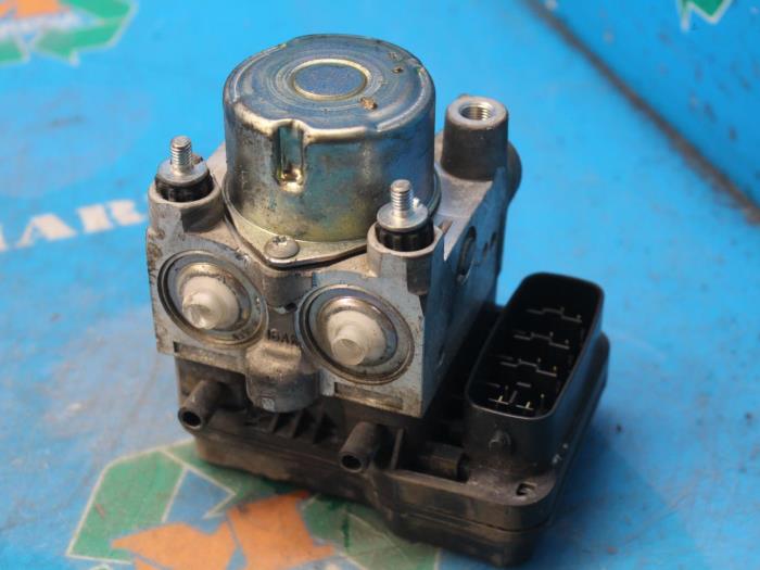 Usagé Bloc ABS Daihatsu Terios (J2) Prix sur demande proposé par Maresia Auto Recycling B.V.