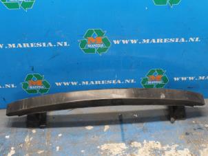 Usados Marco de parachoques delante Volkswagen Fox (5Z) 1.2 Precio € 36,75 Norma de margen ofrecido por Maresia Auto Recycling B.V.