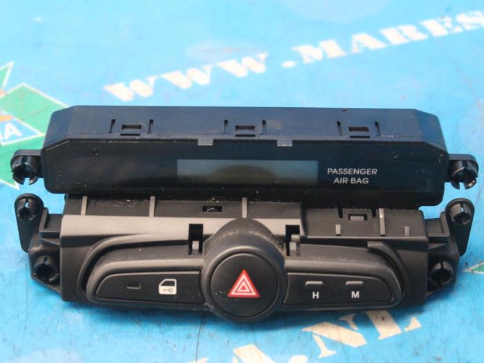 Begagnade Innerdisplay Hyundai iX20 (JC) 1.6i 16V Pris € 47,25 Marginaltabell erbjuds av Maresia Auto Recycling B.V.