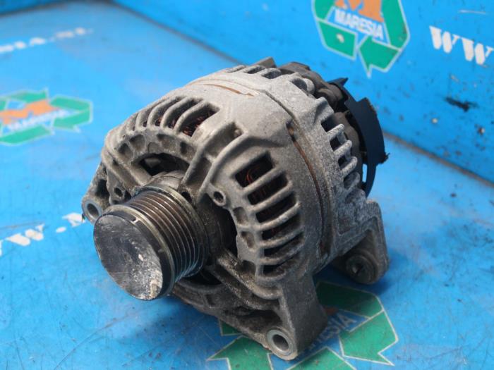 Usagé Dynamo Opel Zafira (F75) 1.8 16V Prix € 26,25 Règlement à la marge proposé par Maresia Auto Recycling B.V.