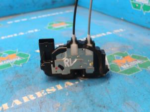 Used Front door lock mechanism 4-door, right Hyundai i20 1.2i 16V Price € 52,50 Margin scheme offered by Maresia Auto Recycling B.V.