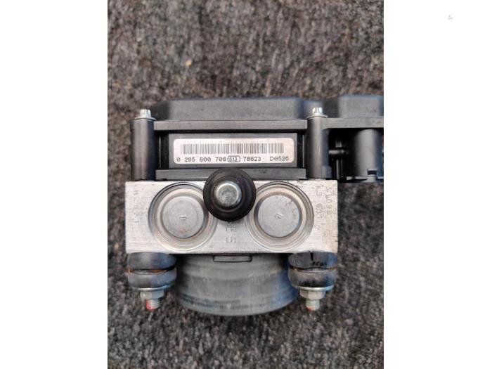 ABS-pump från en Suzuki SX4 (EY/GY) 1.6 16V VVT Comfort,Exclusive Autom. 2007