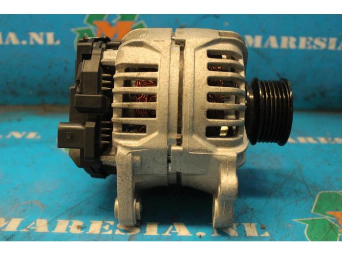 Begagnade Dynamo Volkswagen New Beetle (9C1/9G1) 1.6 Pris € 68,25 Marginaltabell erbjuds av Maresia Auto Recycling B.V.