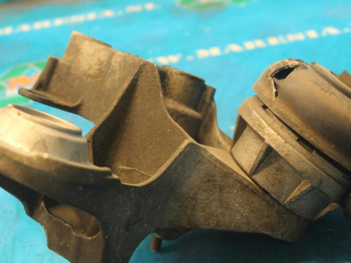 Used Engine mount Audi RS 6 (C5) RS6 4.2 V8 40V Biturbo Price € 68,25 Margin scheme offered by Maresia Auto Recycling B.V.
