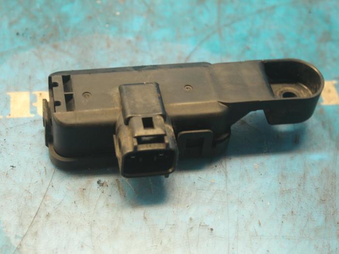 Begagnade Sensor (övriga) Lexus IS C (E2) 250 C 2.5 V6 24V Pris € 78,75 Marginaltabell erbjuds av Maresia Auto Recycling B.V.