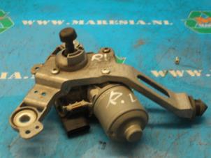 Used Front wiper motor Ford Focus 3 1.6 TDCi ECOnetic Price € 47,25 Margin scheme offered by Maresia Auto Recycling B.V.