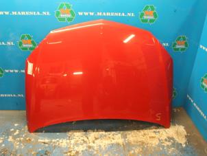 Używane Maska Opel Tigra Twin Top Cena € 105,00 Procedura marży oferowane przez Maresia Auto Recycling B.V.