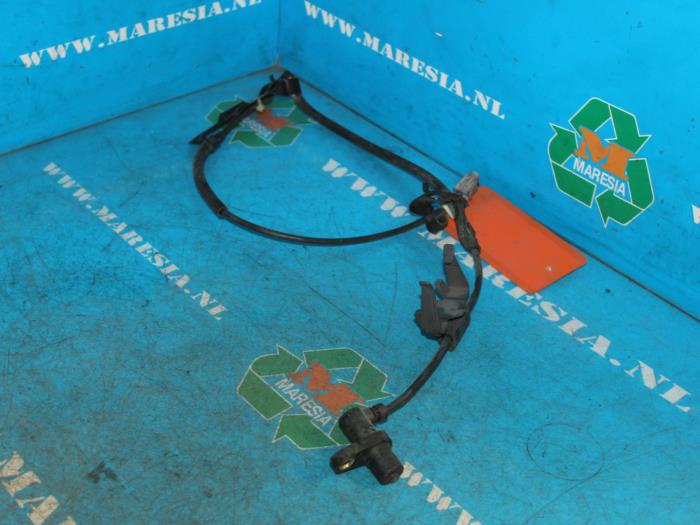 Begagnade ABS-sensor Toyota Camry (CV30) 2.4i 16V VVT-i Pris € 78,75 Marginaltabell erbjuds av Maresia Auto Recycling B.V.