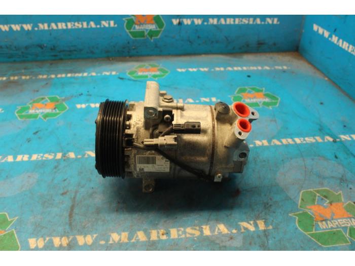 Usagé Pompe clim Renault Clio IV (5R) 0.9 Energy TCE 90 12V Prix € 183,75 Règlement à la marge proposé par Maresia Auto Recycling B.V.