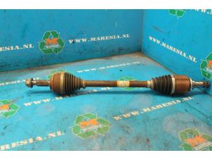 Used Front drive shaft, left Renault Clio IV (5R) 0.9 Energy TCE 90 12V Price € 105,00 Margin scheme offered by Maresia Auto Recycling B.V.