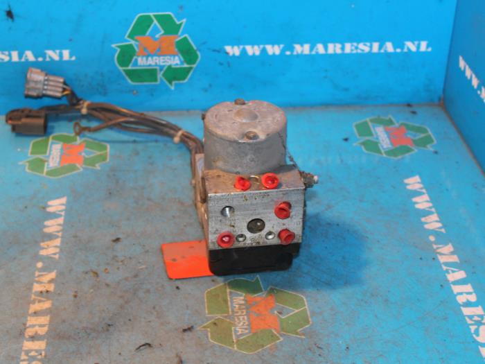 Begagnade ABS-pump Nissan Almera (N15) 2.0 GTi 16V Pris € 31,50 Marginaltabell erbjuds av Maresia Auto Recycling B.V.