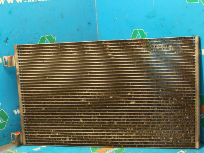 Usagé Radiateur clim Renault Kangoo/Grand Kangoo (KW) 1.6 16V Prix € 42,00 Règlement à la marge proposé par Maresia Auto Recycling B.V.