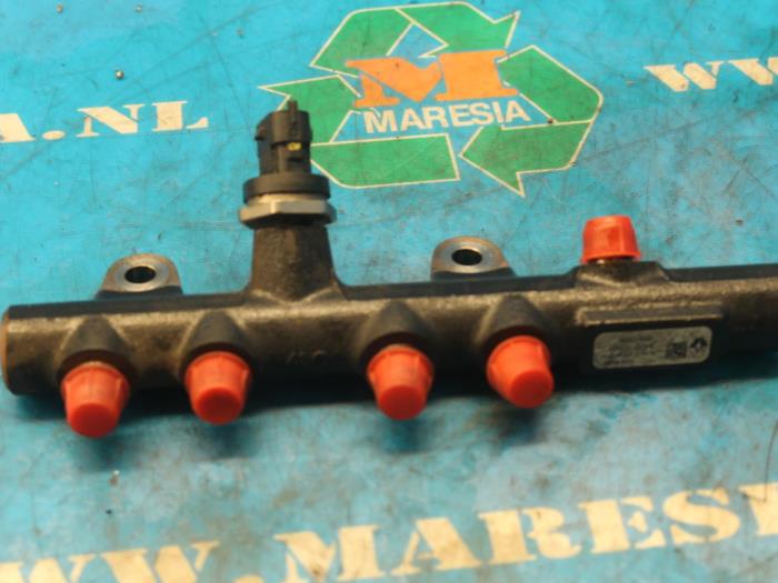 Gebrauchte Einspritzdüse (Einspritzer) Renault Kangoo Express (FW) 1.5 dCi 75 FAP Preis € 105,00 Margenregelung angeboten von Maresia Auto Recycling B.V.