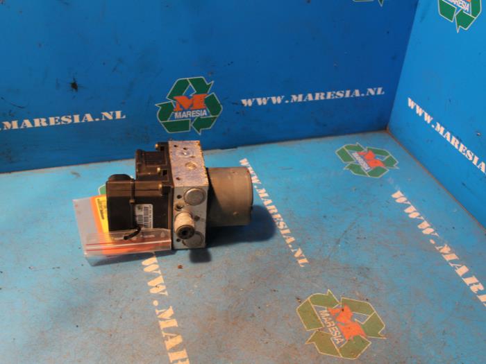 Used ABS pump Ford Mondeo III 1.8 16V Price € 36,75 Margin scheme offered by Maresia Auto Recycling B.V.