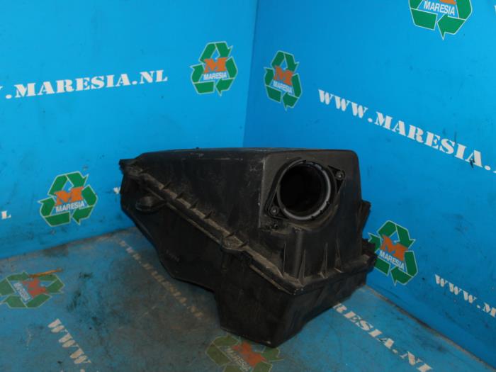 Begagnade Luftfilterhus Skoda Octavia Combi (1U5) 1.9 TDi 110 Pris € 15,75 Marginaltabell erbjuds av Maresia Auto Recycling B.V.