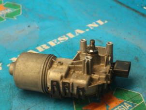 Used Front wiper motor Audi A4 Avant (B6) 1.9 TDI PDE 130 Price € 52,50 Margin scheme offered by Maresia Auto Recycling B.V.