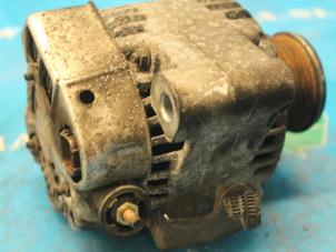 Dynamo d'un Toyota Hilux III 2.5 D4-D 100 16V 4x4 2002