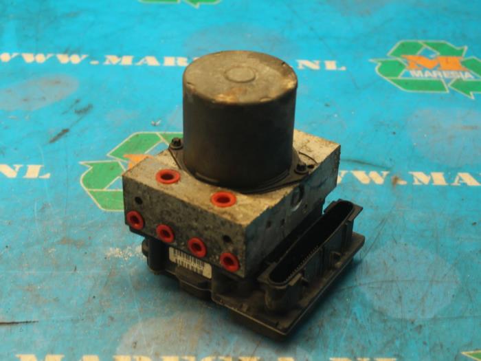 Begagnade ABS-pump Ford Transit Pris € 131,25 Marginaltabell erbjuds av Maresia Auto Recycling B.V.