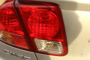 Usagé Feu arrière secondaire gauche Honda Civic (ES) 1.3 16V VTEC-i IMA Prix € 21,00 Règlement à la marge proposé par Maresia Auto Recycling B.V.