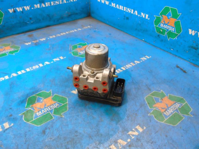 Begagnade ABS-pump Honda Civic (ES) 1.3 16V VTEC-i IMA Pris € 210,00 Marginaltabell erbjuds av Maresia Auto Recycling B.V.