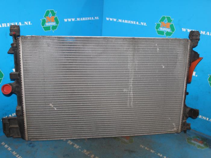 Usagé Radiateur Opel Vectra C GTS 1.9 CDTI 16V Prix € 57,75 Règlement à la marge proposé par Maresia Auto Recycling B.V.