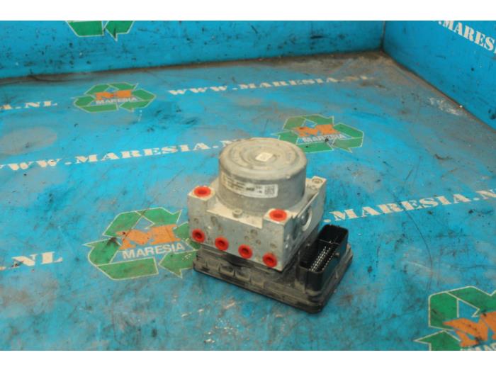Begagnade ABS-pump Hyundai i10 (B5) 1.2 16V Pris € 131,25 Marginaltabell erbjuds av Maresia Auto Recycling B.V.