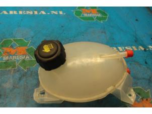 Used Expansion vessel Renault Clio IV (5R) 0.9 Energy TCE 90 12V Price € 21,00 Margin scheme offered by Maresia Auto Recycling B.V.