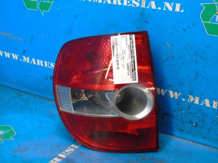 Taillight, left from a Volkswagen Fox (5Z) 1.4 TDI 2005
