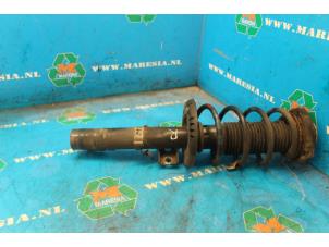 Used Front shock absorber rod, right Volkswagen Fox (5Z) 1.4 TDI Price € 26,25 Margin scheme offered by Maresia Auto Recycling B.V.