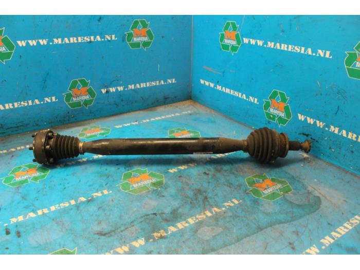 Front drive shaft, right from a Volkswagen Polo IV (9N1/2/3) 1.2 12V 2005
