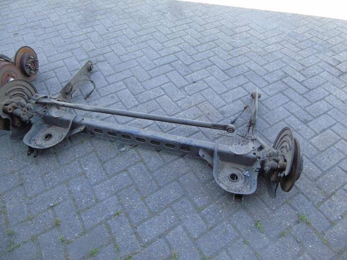 Rear-wheel drive axle Renault Trafic 1.6 dCi 95 - 555016630R R9MH4