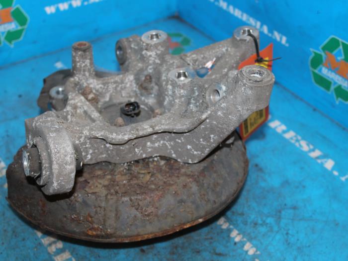 Knuckle, rear left from a Opel Vectra C GTS 2.2 DTI 16V 2004