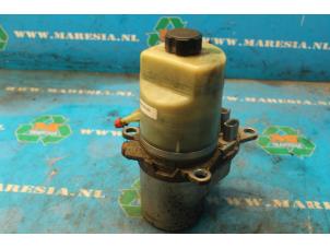 Begagnade Servostyrningspump Ford Focus Pris € 94,50 Marginaltabell erbjuds av Maresia Auto Recycling B.V.