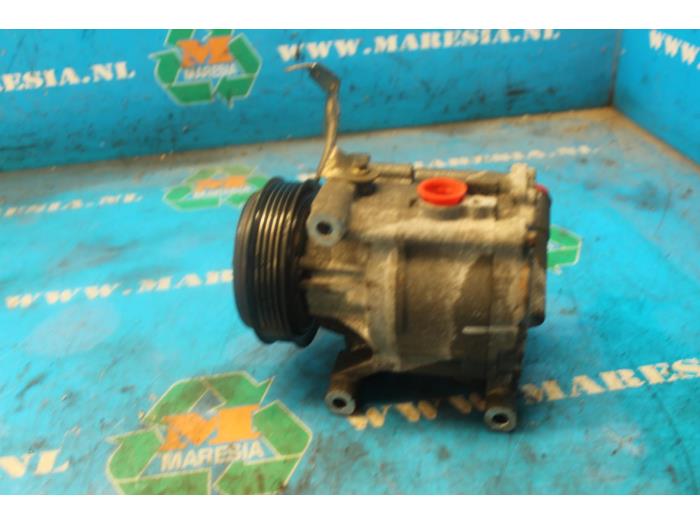Usagé Pompe clim Fiat Punto II (188) 1.2 16V Prix € 21,00 Règlement à la marge proposé par Maresia Auto Recycling B.V.