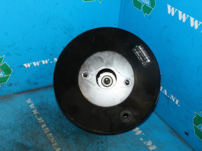 Usados Servofreno Toyota Yaris II (P9) 1.3 16V VVT-i Precio € 42,00 Norma de margen ofrecido por Maresia Auto Recycling B.V.