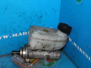 Usagé Cylindre de frein principal Kia Sorento I (JC) 2.5 CRDi 16V Prix € 52,50 Règlement à la marge proposé par Maresia Auto Recycling B.V.
