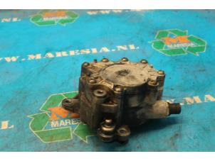 Used Vacuum pump (diesel) Audi A3 (8P1) 2.0 TDI 16V Price € 78,75 Margin scheme offered by Maresia Auto Recycling B.V.