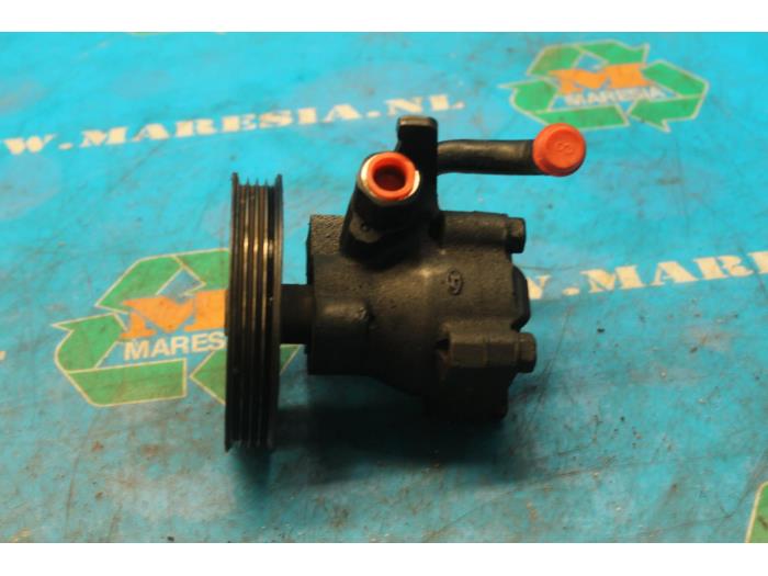 Used Power steering pump Hyundai H-1/H-200 2.5 Tdi Price € 31,50 Margin scheme offered by Maresia Auto Recycling B.V.