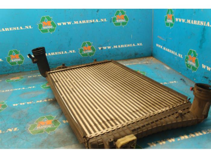 Usados Intercooler Skoda Superb (3TAA) 2.0 TDI PD Precio € 57,75 Norma de margen ofrecido por Maresia Auto Recycling B.V.
