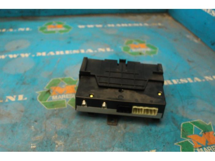 Używane Modul WiFi Opel Astra K 1.0 SIDI Turbo 12V Cena € 105,00 Procedura marży oferowane przez Maresia Auto Recycling B.V.
