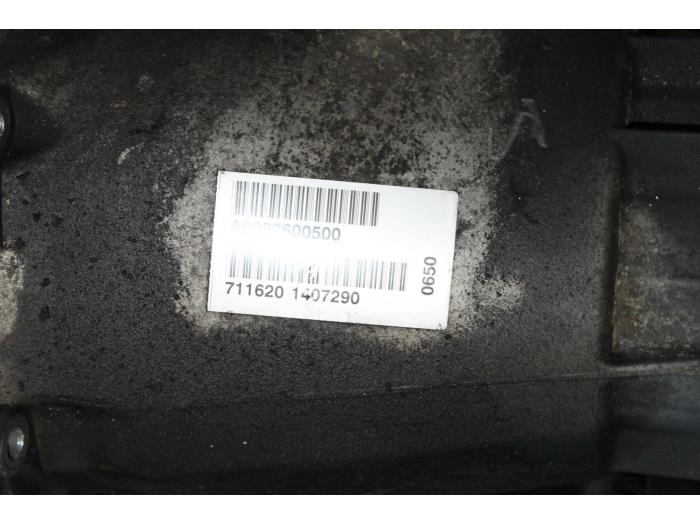 Caja de cambios de un Mercedes-Benz Sprinter 2t (901/902) 211 CDI 16V 2004
