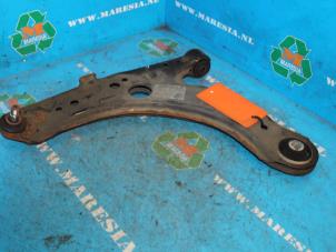 Used Front lower wishbone, left Volkswagen Bora (1J2) 1.6 16V Price € 36,75 Margin scheme offered by Maresia Auto Recycling B.V.