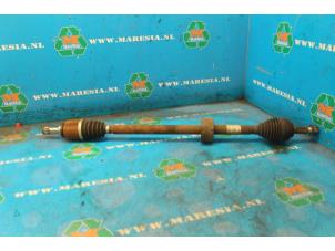 Used Front drive shaft, right Dacia Sandero II 1.2 16V Price € 78,75 Margin scheme offered by Maresia Auto Recycling B.V.