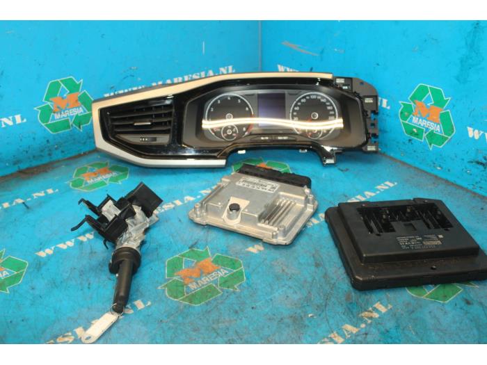 Used Ignition lock + computer Volkswagen Polo VI (AW1) 1.0 TSI 12V Price € 472,50 Margin scheme offered by Maresia Auto Recycling B.V.