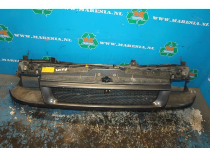 Begagnade Front Ford Transit 2.0 TDdi 16V 260S Pris € 89,25 Marginaltabell erbjuds av Maresia Auto Recycling B.V.