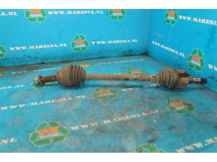 Usagé Cardan gauche (transmission) Ford Transit 2.0 TDdi 16V 260S Prix € 52,50 Règlement à la marge proposé par Maresia Auto Recycling B.V.
