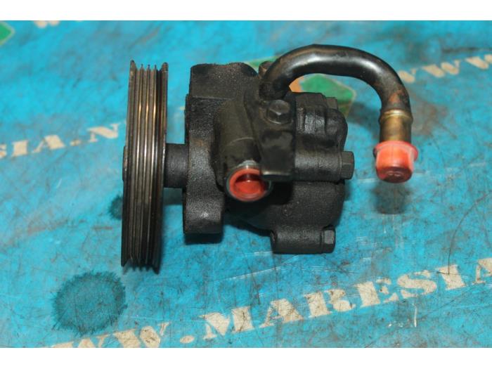 Used Power steering pump Hyundai H-1/H-200 2.5 Tdi Price € 52,50 Margin scheme offered by Maresia Auto Recycling B.V.