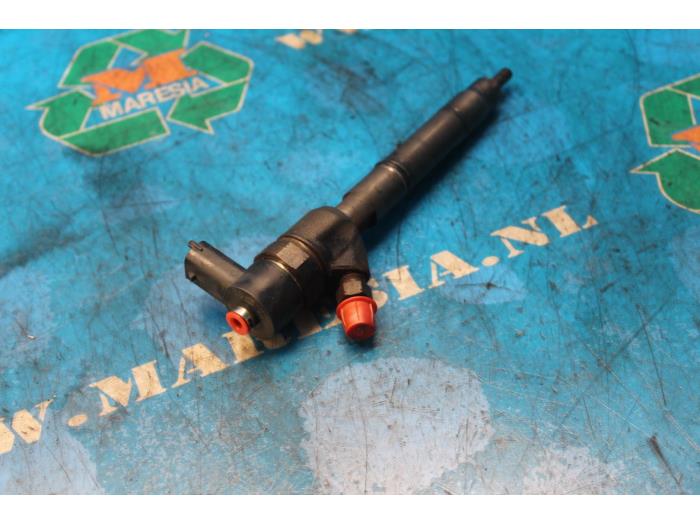 Używane Wtryskiwacz (Diesel) Kia Cee'd (JDB5) 1.6 CRDi 16V VGT Cena € 78,75 Procedura marży oferowane przez Maresia Auto Recycling B.V.