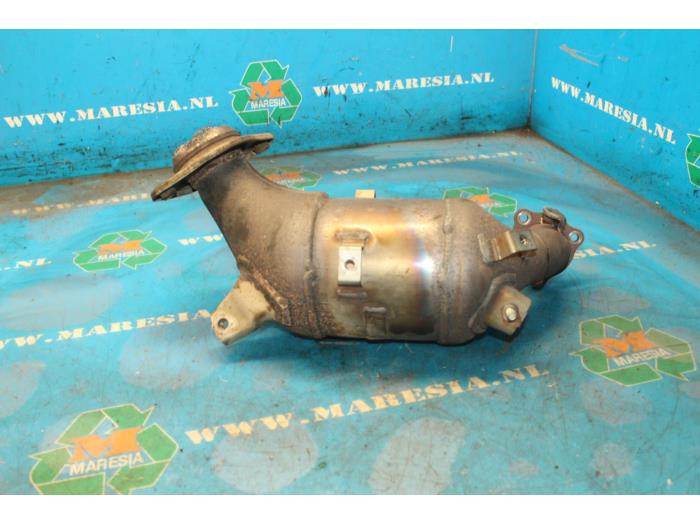 Usagé Catalyseur Toyota RAV4 (A3) 2.2 D-4D 16V 4x4 Prix € 262,50 Règlement à la marge proposé par Maresia Auto Recycling B.V.