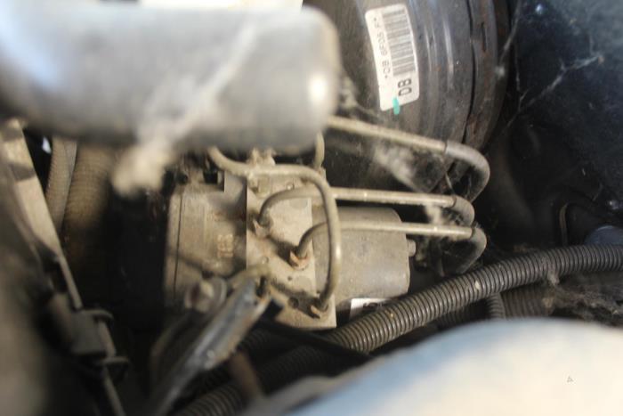 Używane Pompa ABS Chevrolet Epica 2.5 24V Cena € 115,50 Procedura marży oferowane przez Maresia Auto Recycling B.V.